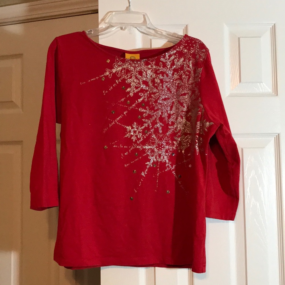 Gently used Ruby Rd Christmas top, size large.