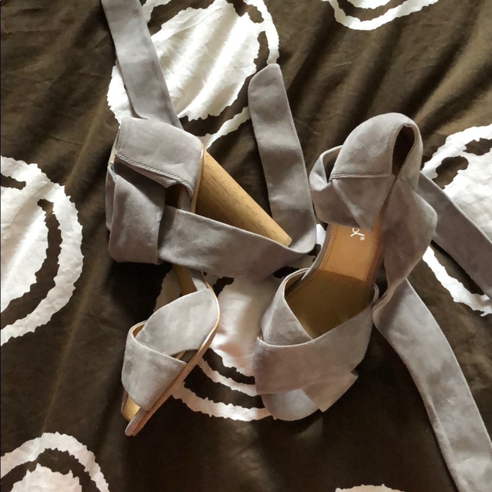 Brand new splendid tie shoes