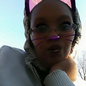 Meet your Posher, Deandria