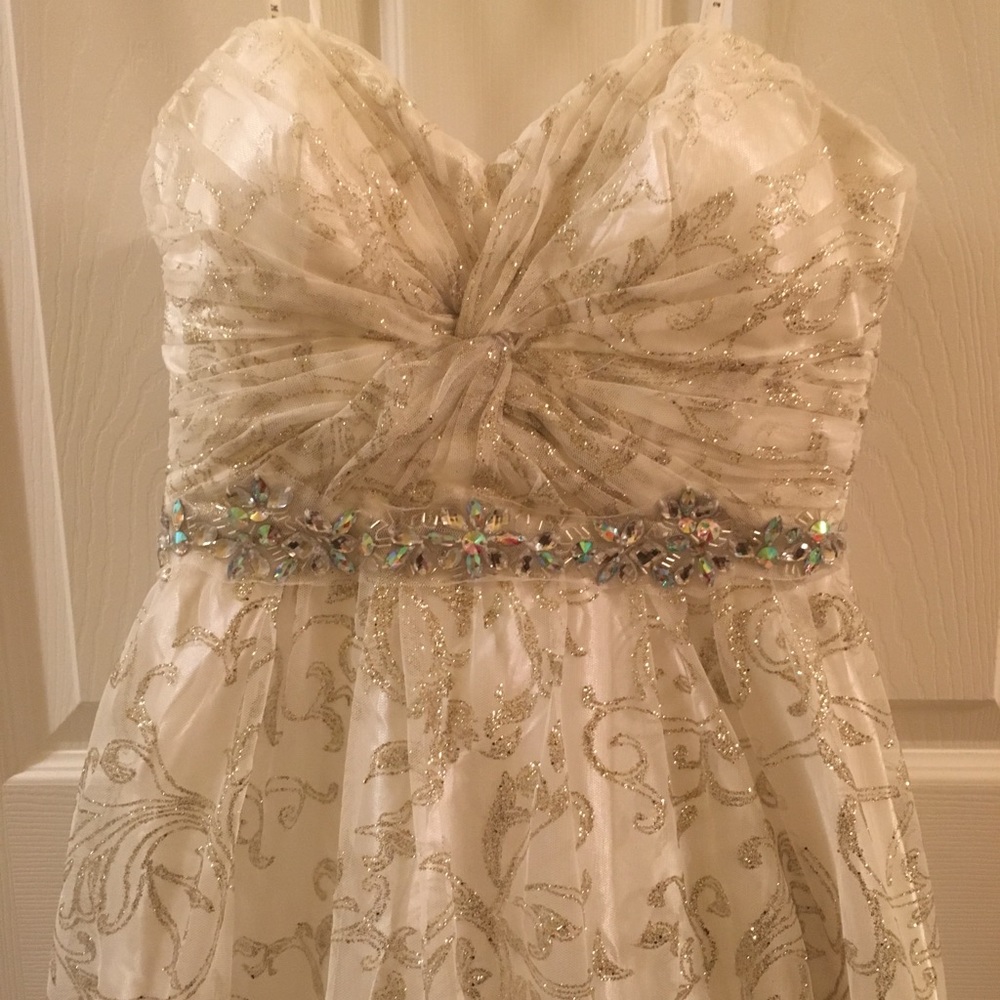 Beauitful prom dress!