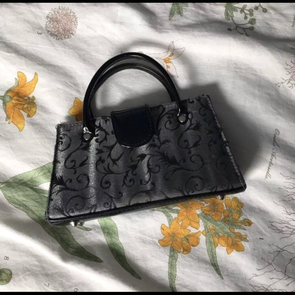 Black Clutch