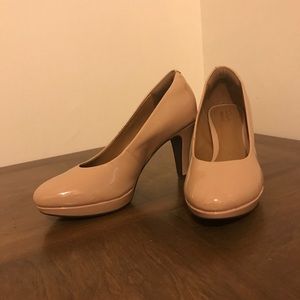 Clarks Brier Dolly nude leather heels.