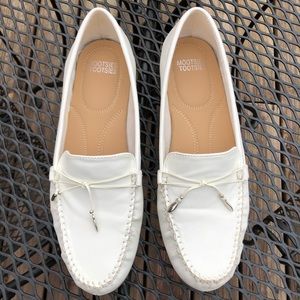 Mootsie Tootsie White Loafers W 8.5