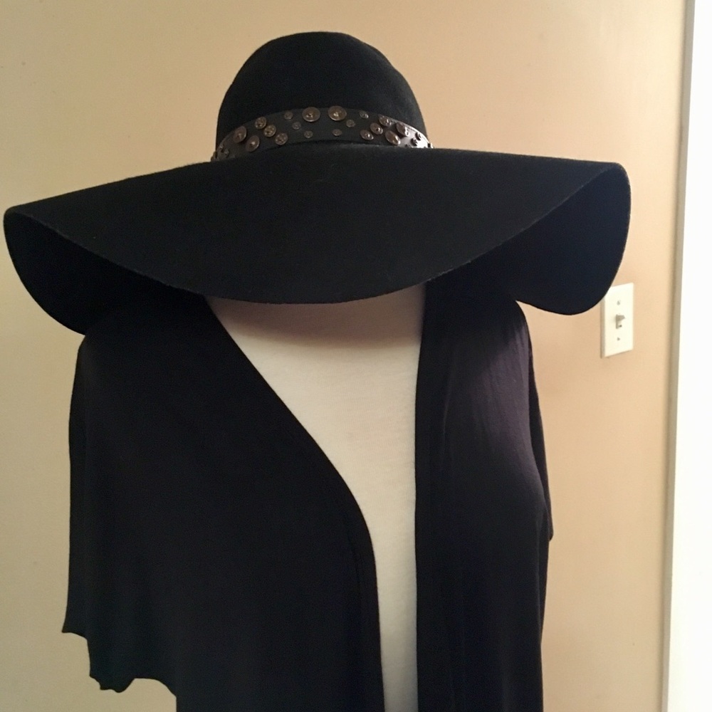 Black Ugg Floppy Hat O/S leather band copper studs