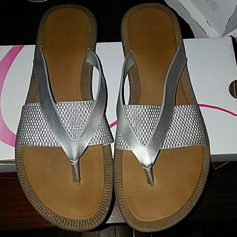 Never wear, wore a few times