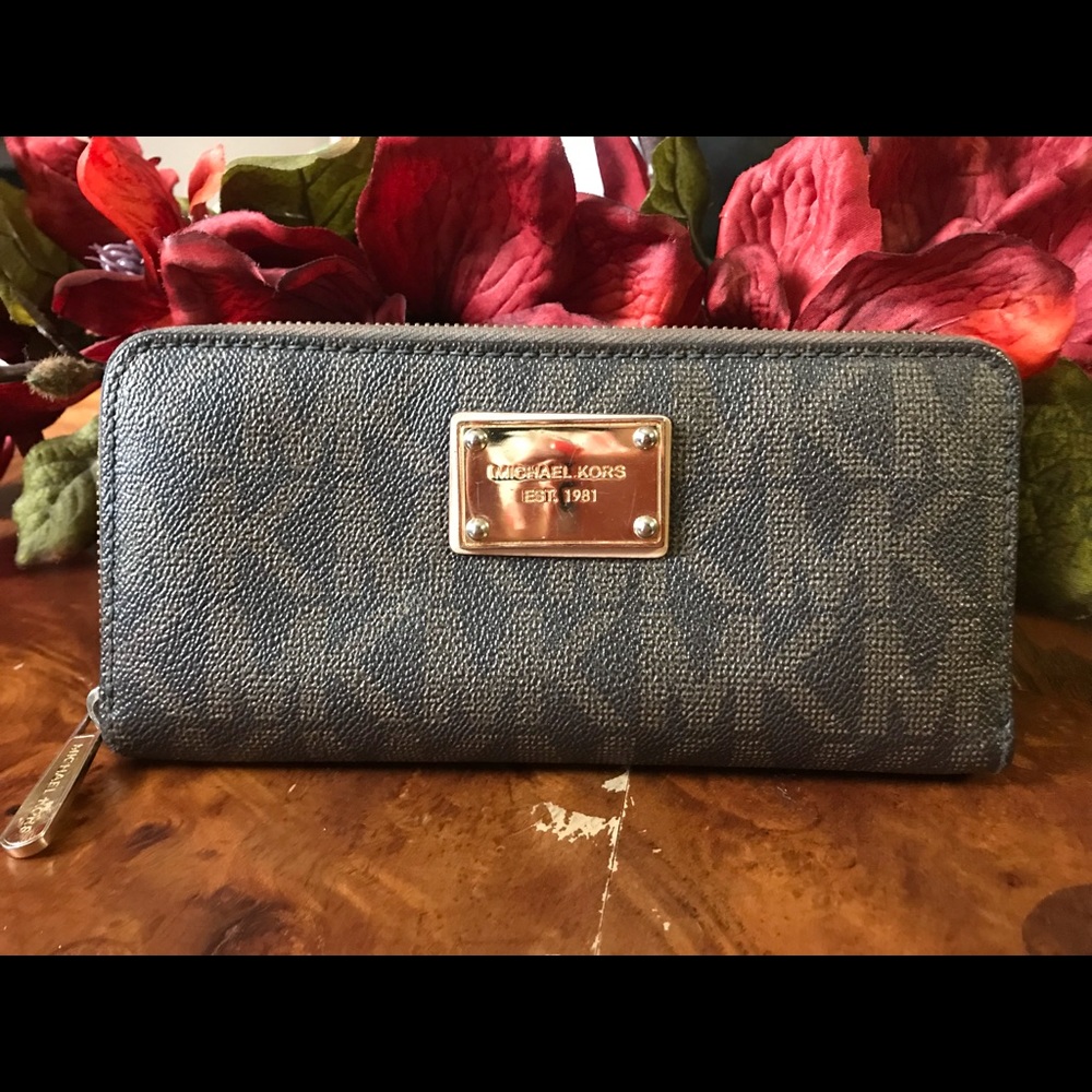 Brown Micheal Kors Wallet