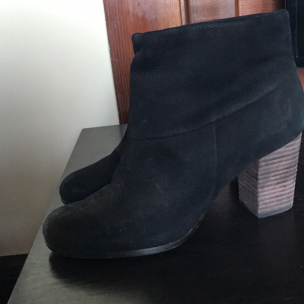 Cole Haan black suede booties 8C/ 8 wide