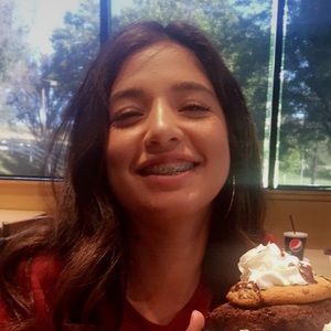 Meet your Posher, Monica