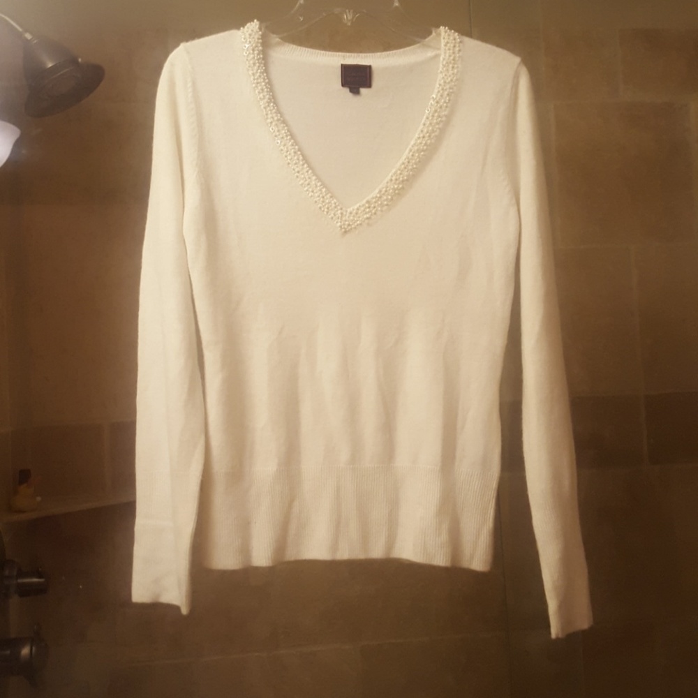 Colour Works White Med Embellished V Neck Sweater