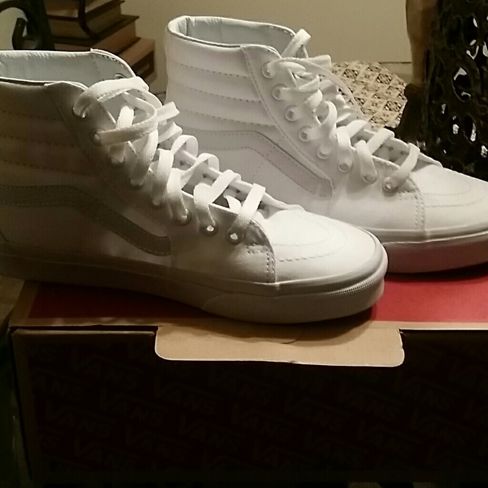 White Sk8-Hi Vans
