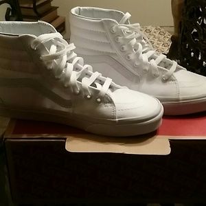 White Sk8-Hi Vans
