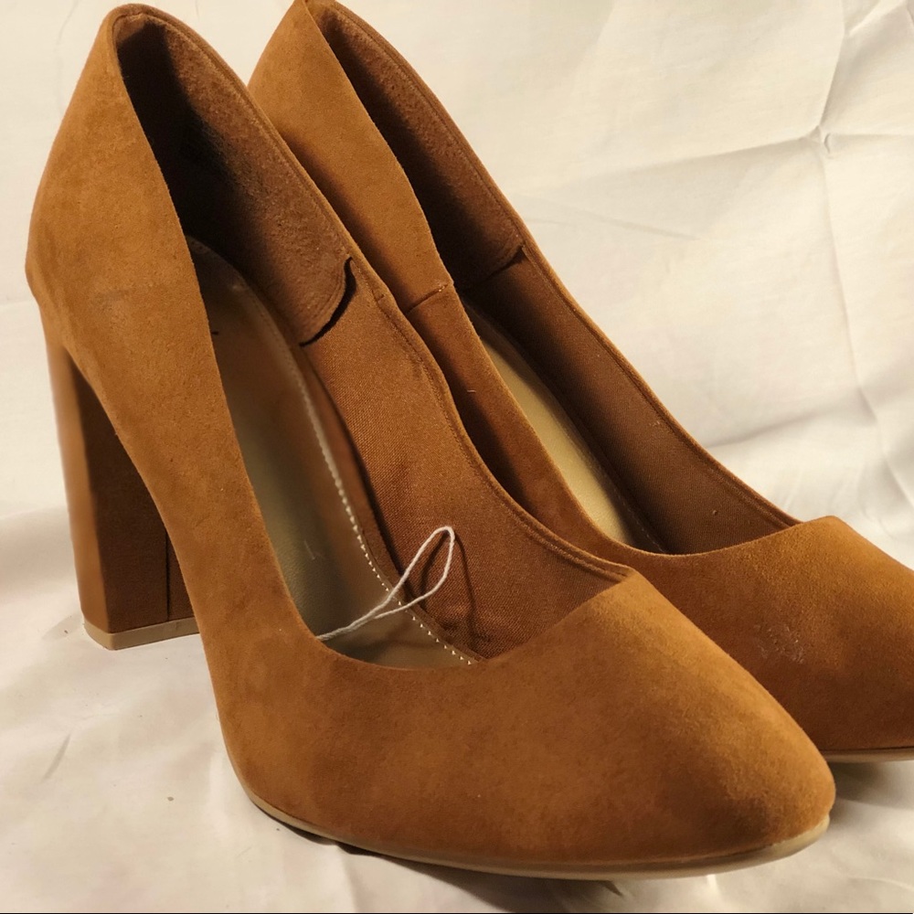Fioni Brown Chunky Heel Pumps