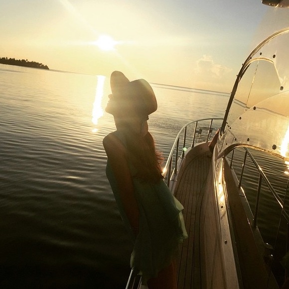 ♥️ Meet your Posher ♥️ - Picture 2 of 2