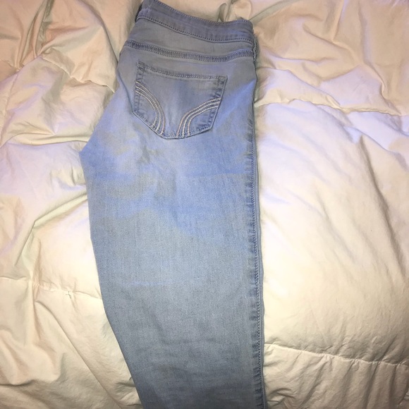 Hollister Jeans - Picture 3 of 3