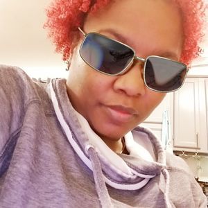 Meet your Posher, Adrian curleelocs