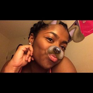 Meet your Posher, Olayia