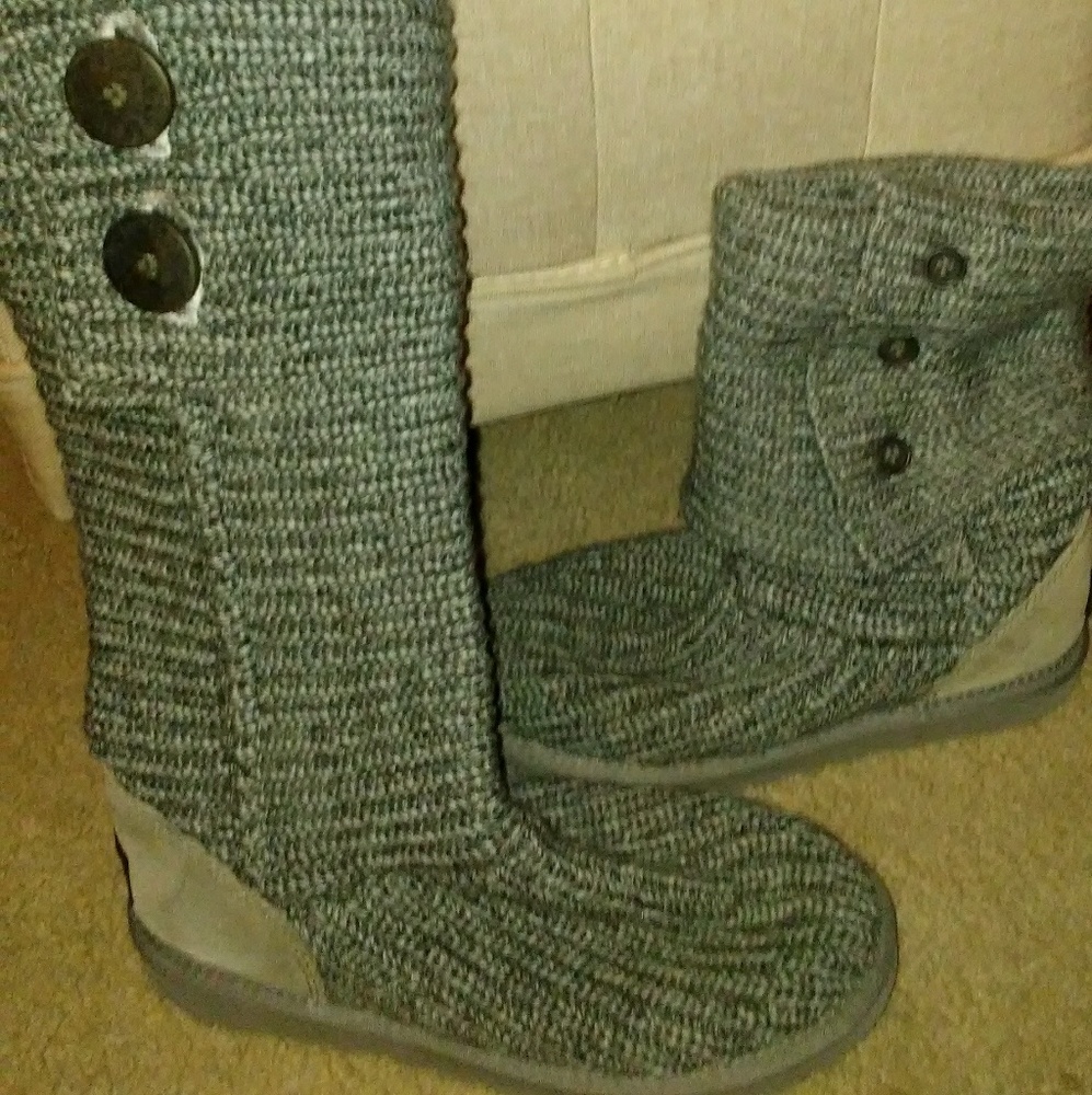 grey sweater uggs