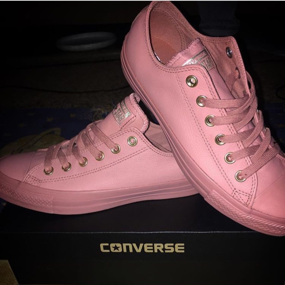 Lo leather converse! BRAND NEW