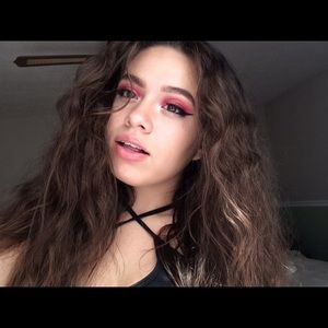 Meet your Posher, Jasmine