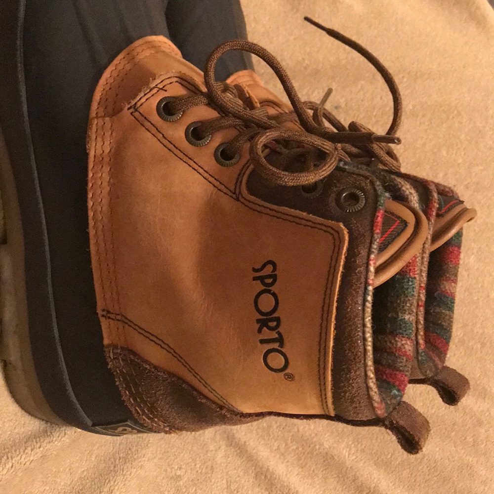 Boots. Rubber shell and soul. Insulated. - Picture 3 of 6