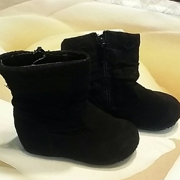 SOLD——Infant black boots - Picture 3 of 4