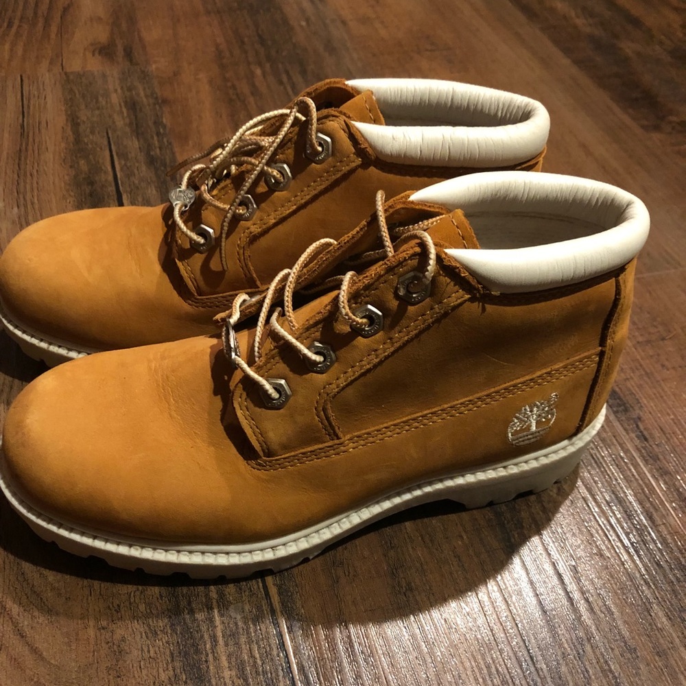 Timberland Waterproof Boots Women’s Size 7