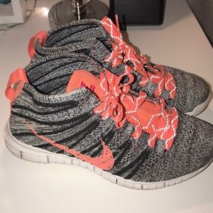 🔥 NIKE WMNS FLYKNIT CHUKKA - SIZE 5.5 🔥