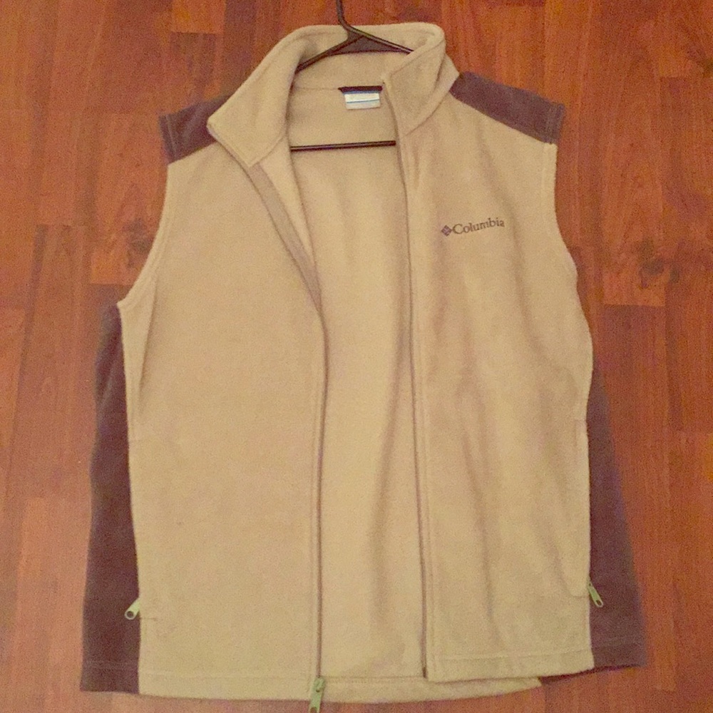 Columbia sleeveless vest