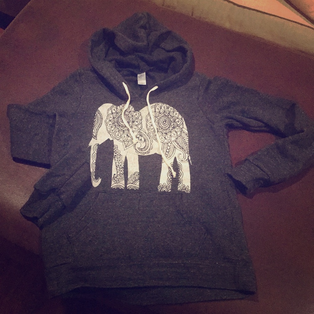 NWOT Elephant sweatshirt!!