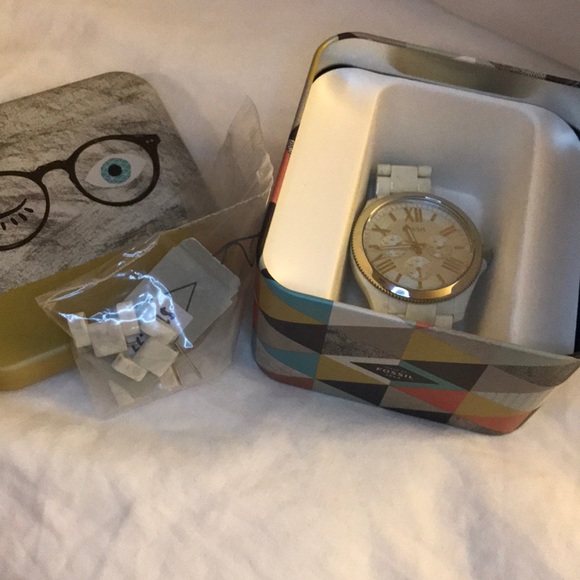 Marble Fossil Watch - Picture 3 of 3