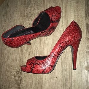 Stylish Red Snake Skin Heels .. Very cute