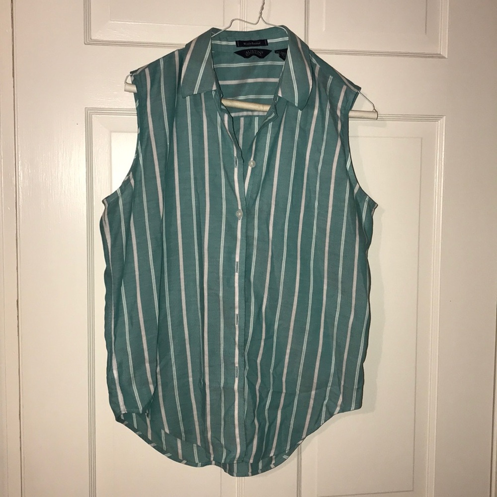 Button down tank