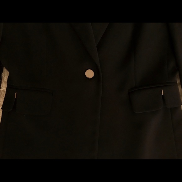 Tahari Single Button Blazer size 4 - Picture 2 of 3