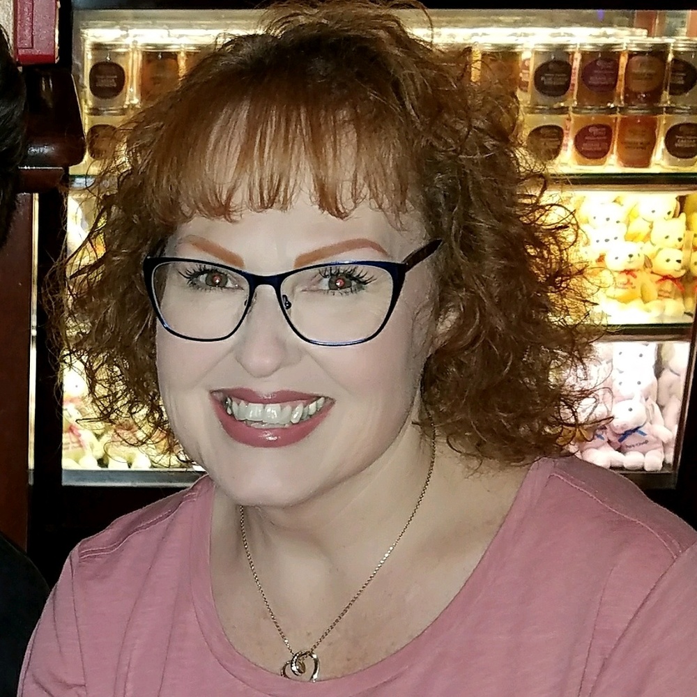 Meet your Posher, Elaine