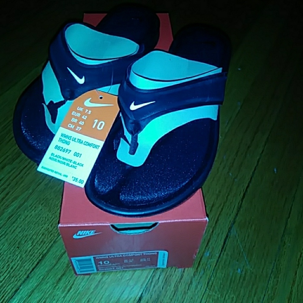 Female nike thong slippers