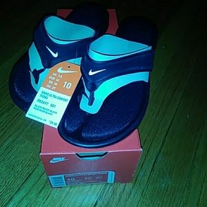 Female nike thong slippers