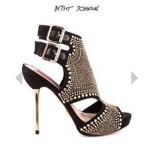 Betsey Johnson poppy black heels