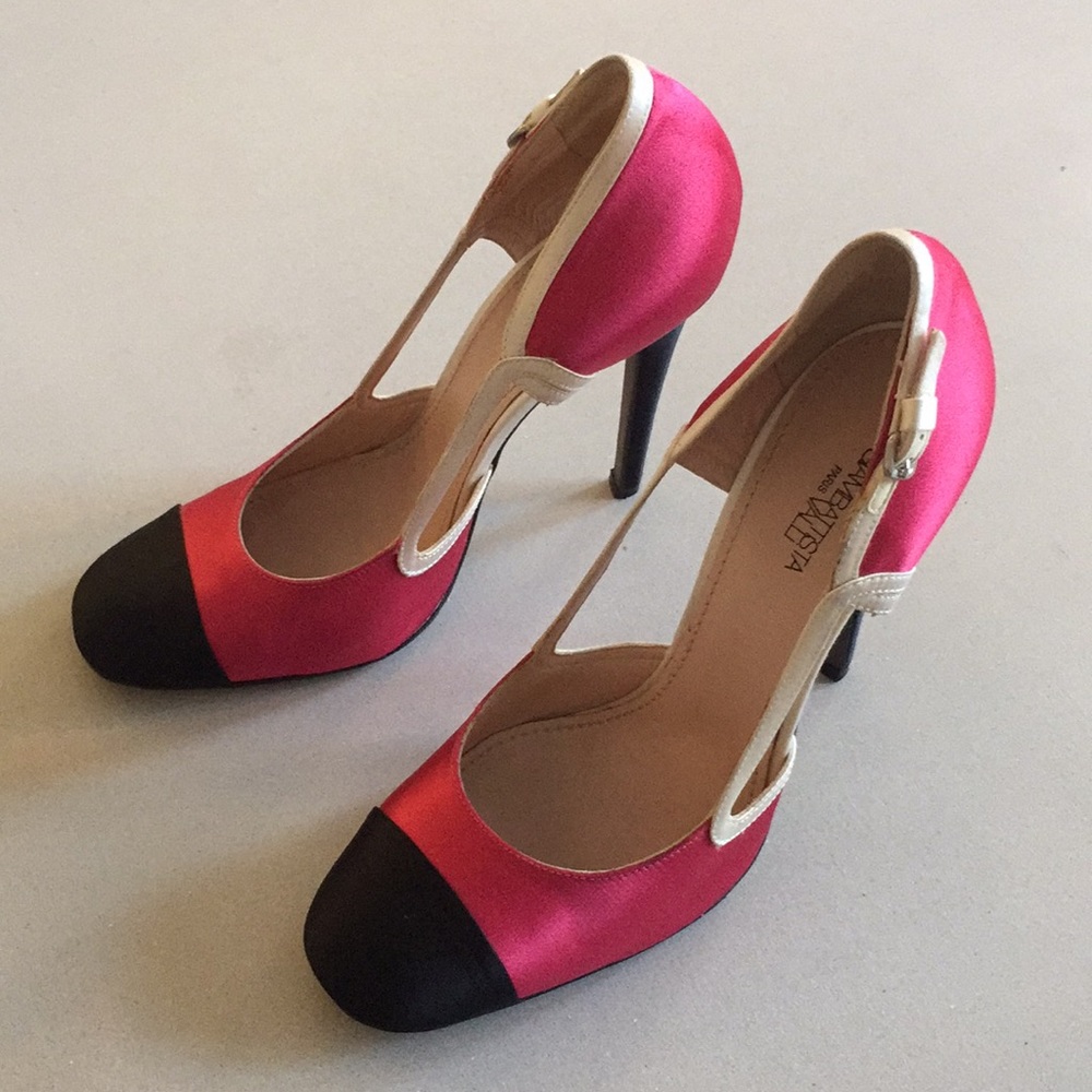 Giambattista Valli Designer Red Pumps Size 40