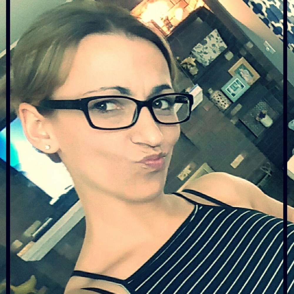 Meet your Posher, Melissa