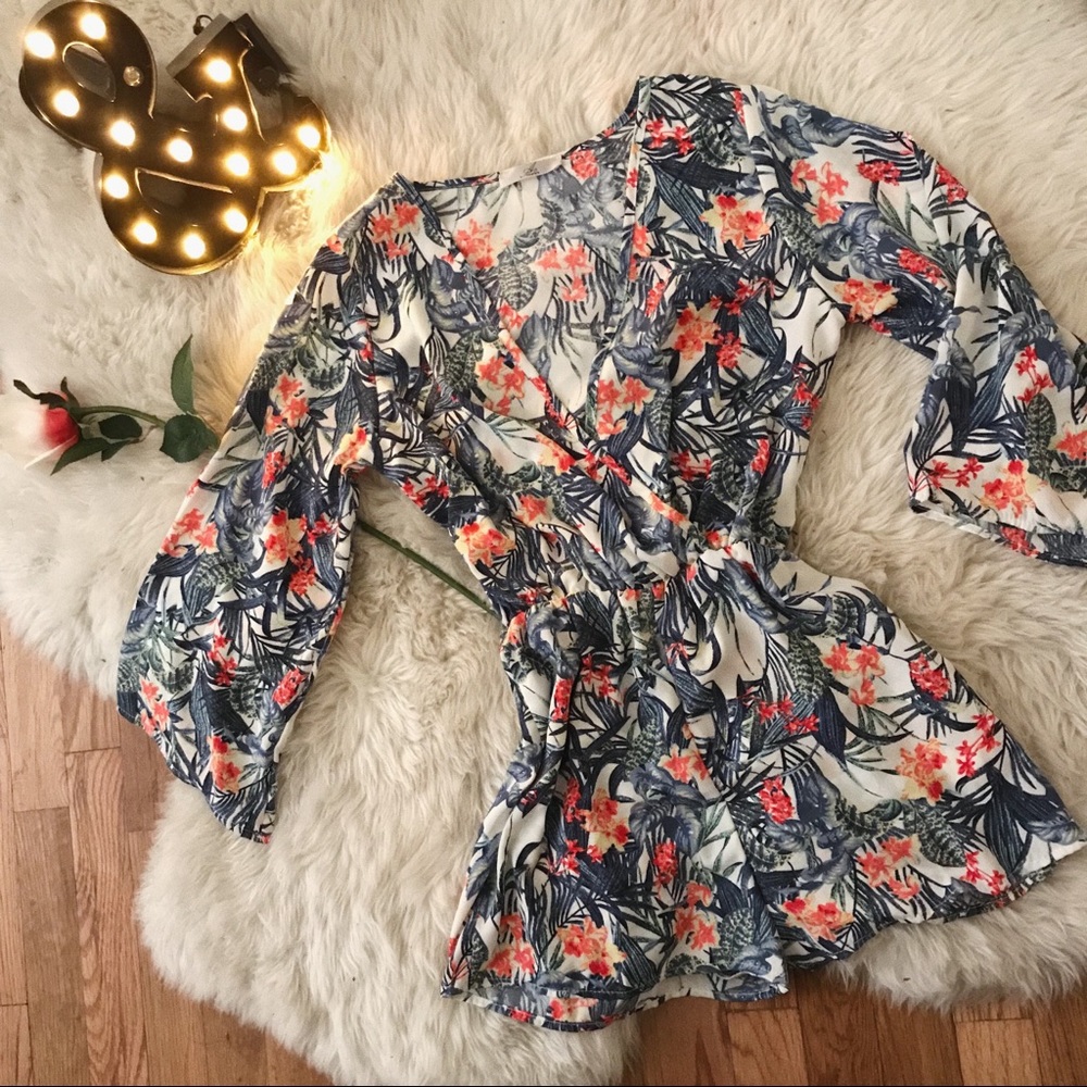 ✨Flowy floral romper
