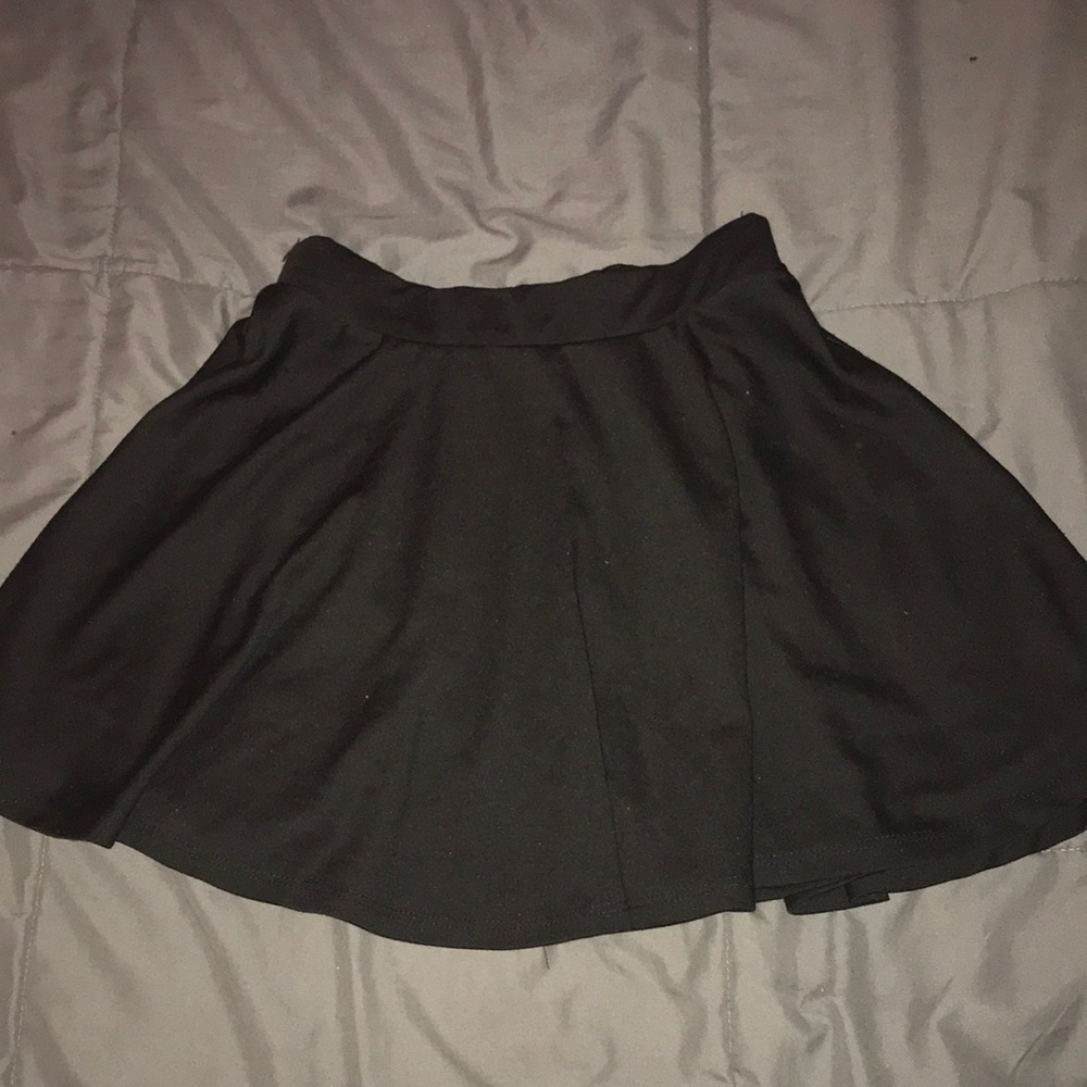 Black skater skirt