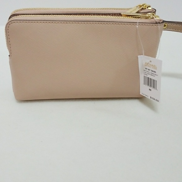 Michael Kors Jet Set Travel Leather Wristlet - Picture 2 of 5