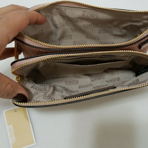 Michael Kors Jet Set Travel Leather Wristlet - Picture 4 of 5