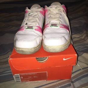 Women's Air Prestige II Nikes