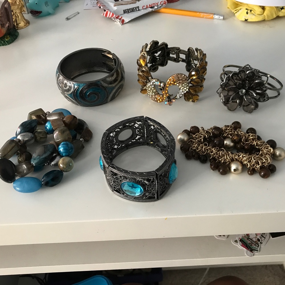 Bundle of 6 bracelets in great condition❤️