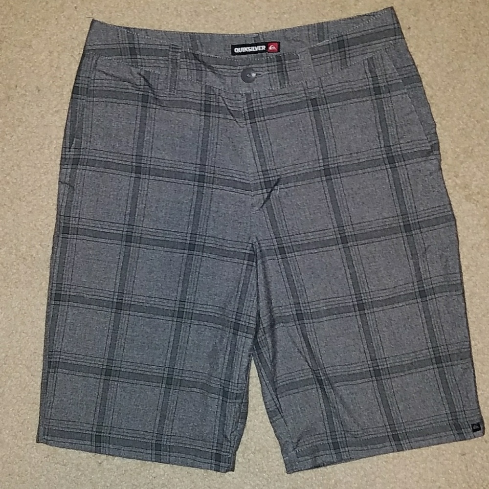 Quiksilver shorts men's size 30