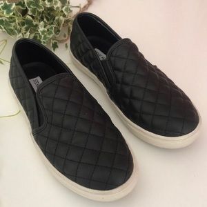 Steve Madden Eccentric Slip on Sneaker