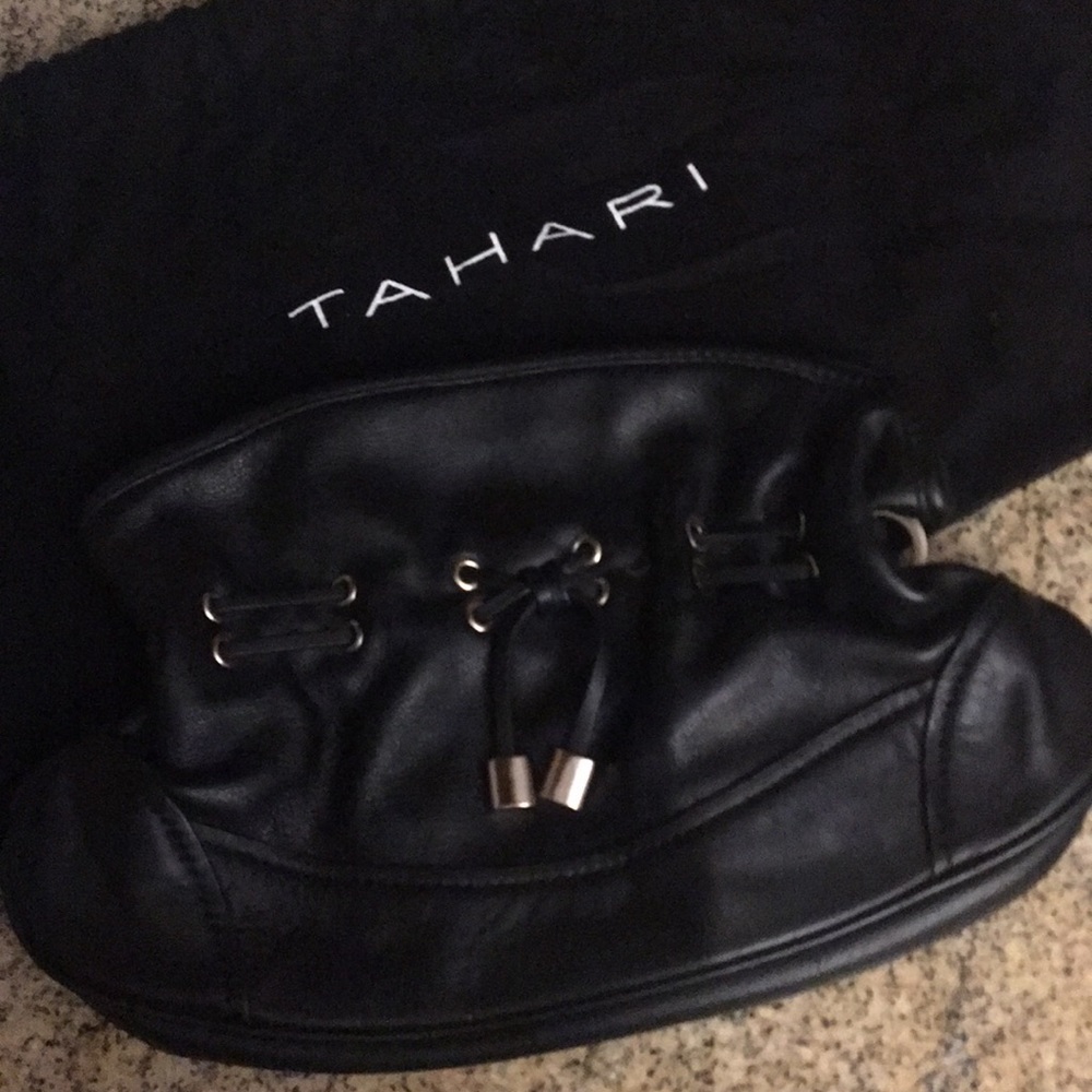 Leather TAHARI clutch