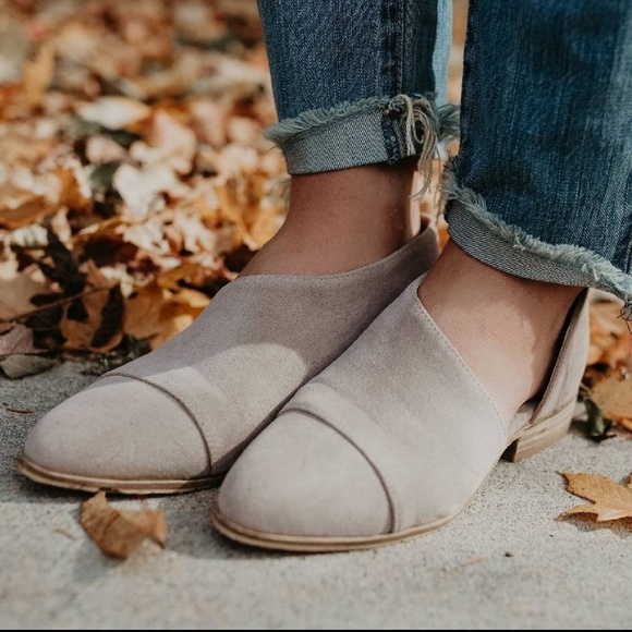 Faux suede flats **price firm**no offers** - Picture 2 of 3