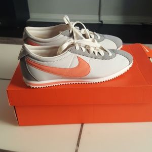 Womens Nike Cortez size 8